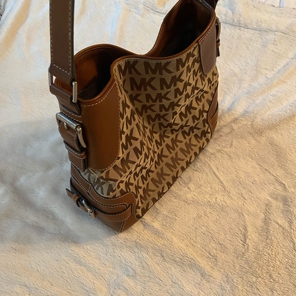 Michael Kors Signature Jacquard Hobo bag - Picture 3 of 5
